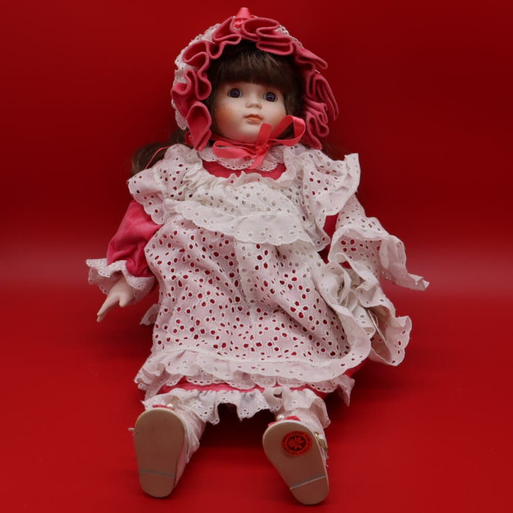 Beautiful Victoria Impex Musical Doll 18"